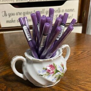 NYX Vivid Brights Eyeliner